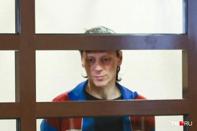Основная часть долга — компенсация морального вреда родителям погибших девочек; убийство двух сестрёнок и пожизненное наказание.