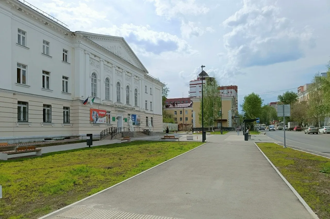 Проверка нацпроекта «Жильё и городская среда» выявила задержки, переплаты и новые правила контроля в регионах Коми, включая штрафы и ужесточение процедур.