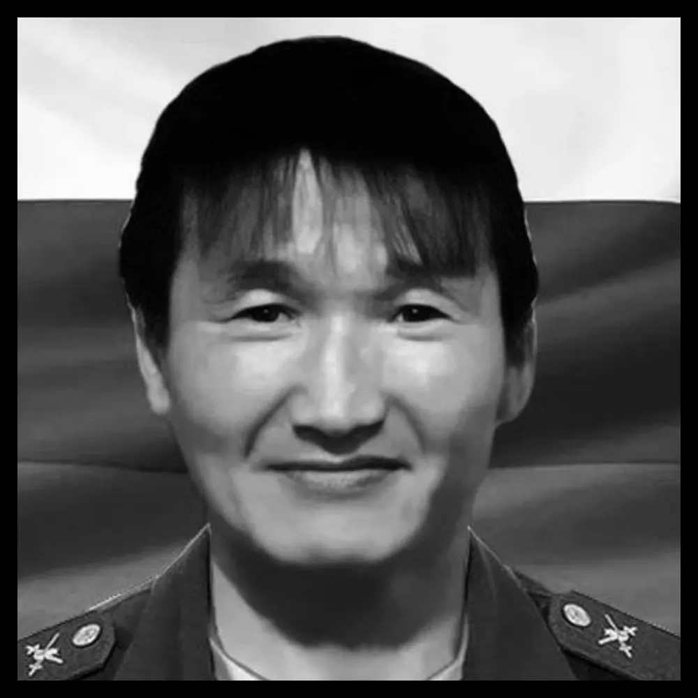 Погибли два военнослужащих из Республики Алтай в зоне проведения специальной военной операции: Артем Беляков и Вадим Сартаков.