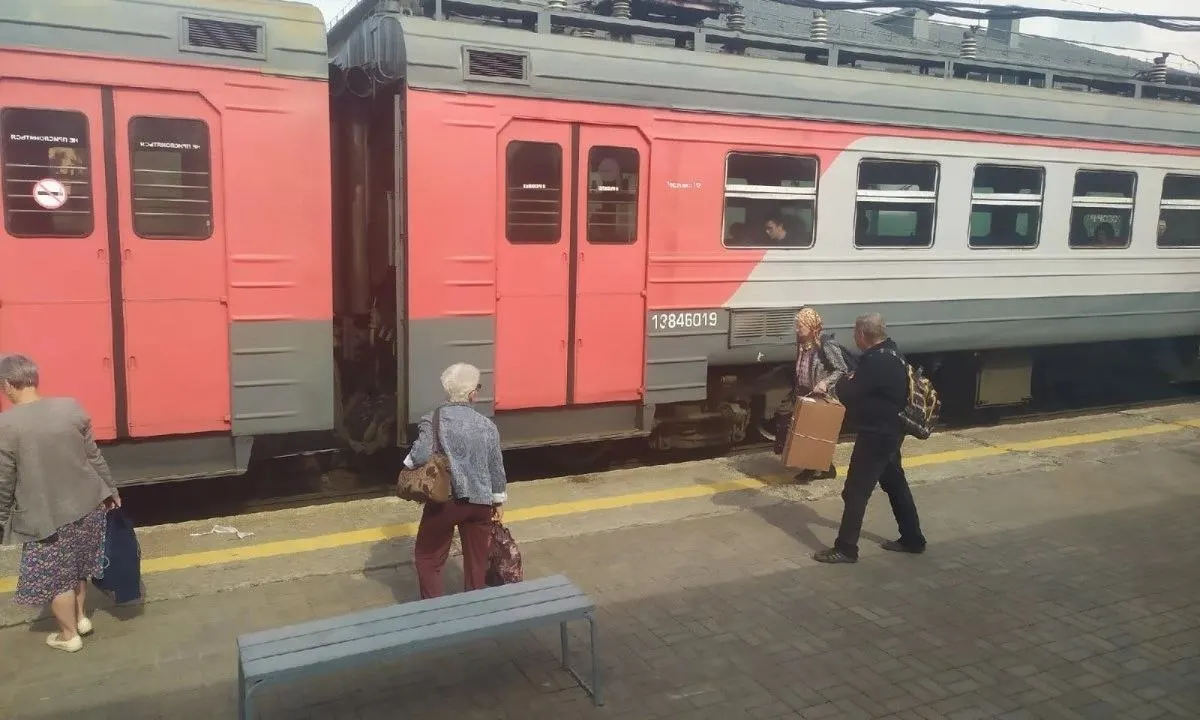 На два дня отменят утренний пригородный поезд по маршруту Свирь — Петрозаводск, что вызывает волну недовольства среди пассажиров, которым нужен ежедневный рейс.