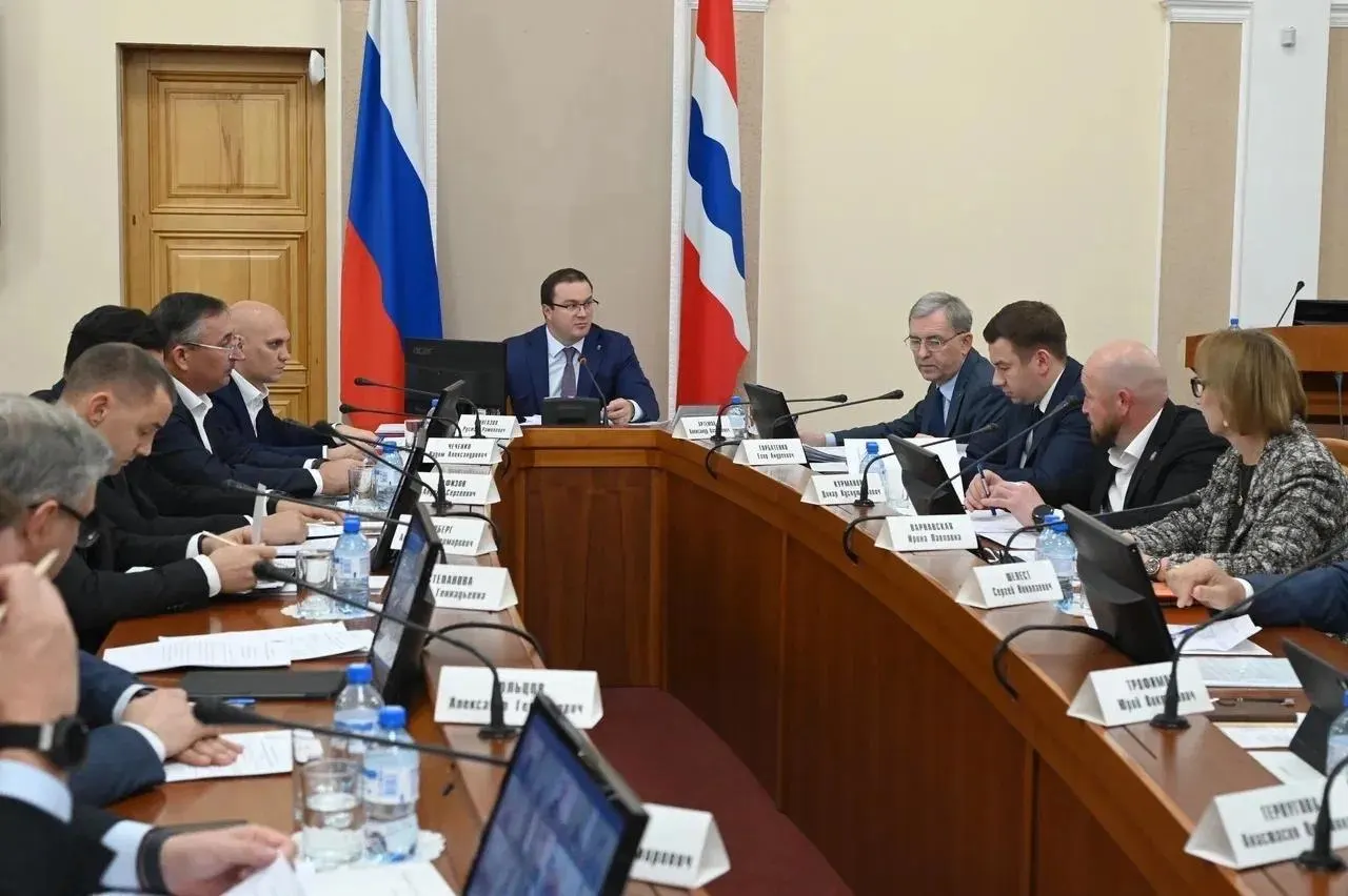 Губернатор сообщил о поправках к бюджету на 2026 год: расходы доведут до 191,7 млрд рублей, доходы — до 185,8 млрд; предусмотрено увеличение финансирования на зарплаты бюджетников и социальную сферу.