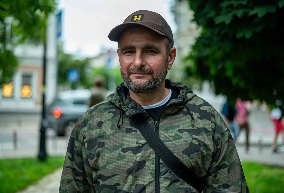 Новый доклад по правам человека содержит свидетельства о пытках, отказе в медицинской помощи и унижениях, изложенные украинским военным, который находился в плену почти три года.