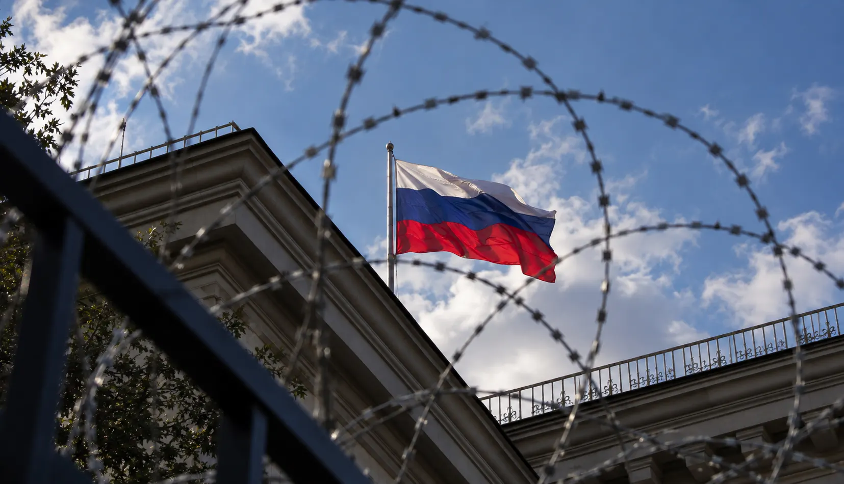 Обсуждается возможность обмена политзаключённых на смягчение санкций; представители заявляют, что тема в целом обсуждается, конкретные условия не раскрываются.