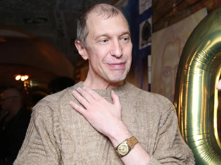 58-летний Сергей Соседов погиб во время гастролей в Якутске после несчастного случая; близкие подтвердили информацию.