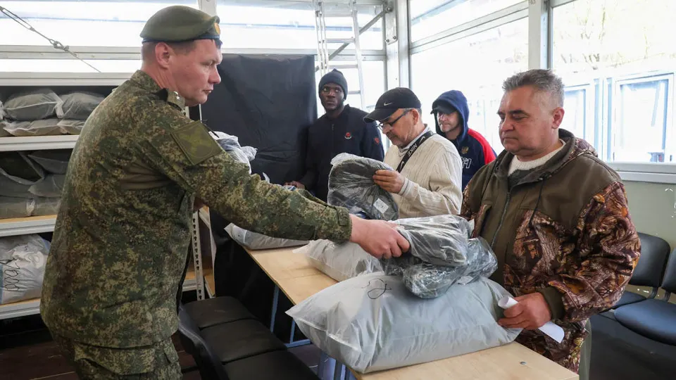 Доклад независимой комиссии Генеральной ассамблеи ООН по расследованию преступлений во время войны в Украине фиксирует нарушения прав человека и схемы вербовки иностранцев, используемые для набора в российские вооруженные силы.