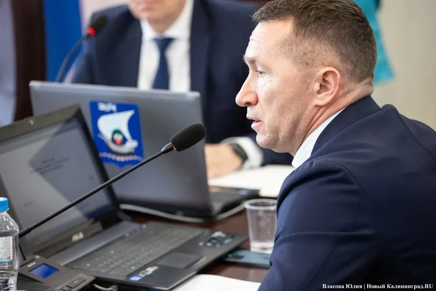 Затруднения движения существенно снижают качество жизни жителей, обсуждаются меры по улучшению дорожной инфраструктуры и управлению трафиком.