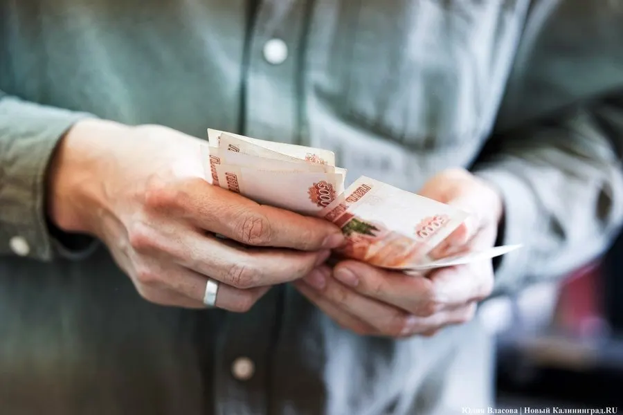 Около 11 тысяч работающих родителей Калининградской области получили ежегодную семейную налоговую выплату. В среднем размер выплаты составляет около 29 тысяч рублей, максимальная — почти 134 тысячи. Большинство оформили выплату через Госуслуги.