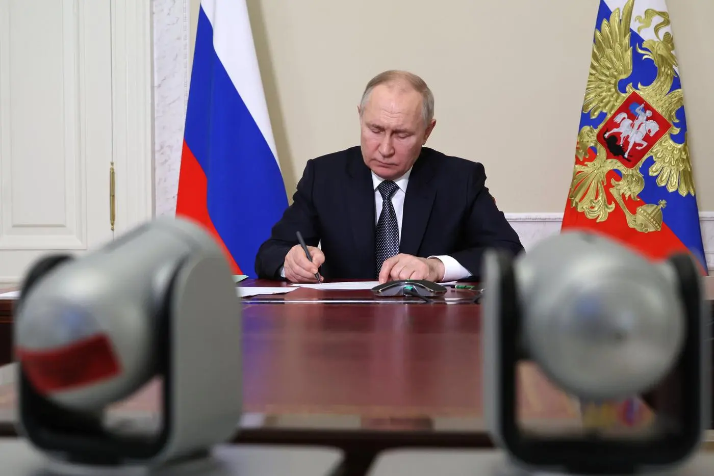 Государство передало ключевые активы под контроль Центра капитала; речь идёт о перераспределении в рамках новой схемы управления активами.