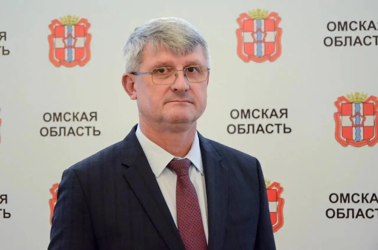 Новым заместителем губернатора Омской области стал Олег Винников. Он будет отвечать за взаимодействие с силовыми структурами, работу с МЧС и противопаводческие и противопожарные мероприятия.