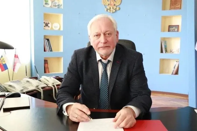 Глава округа уходит с должности, занятой с марта 2022 года; на новую роль он перейдёт в пятницу, 23 октября. Исполнять обязанности главы округа будет Артур Файков.