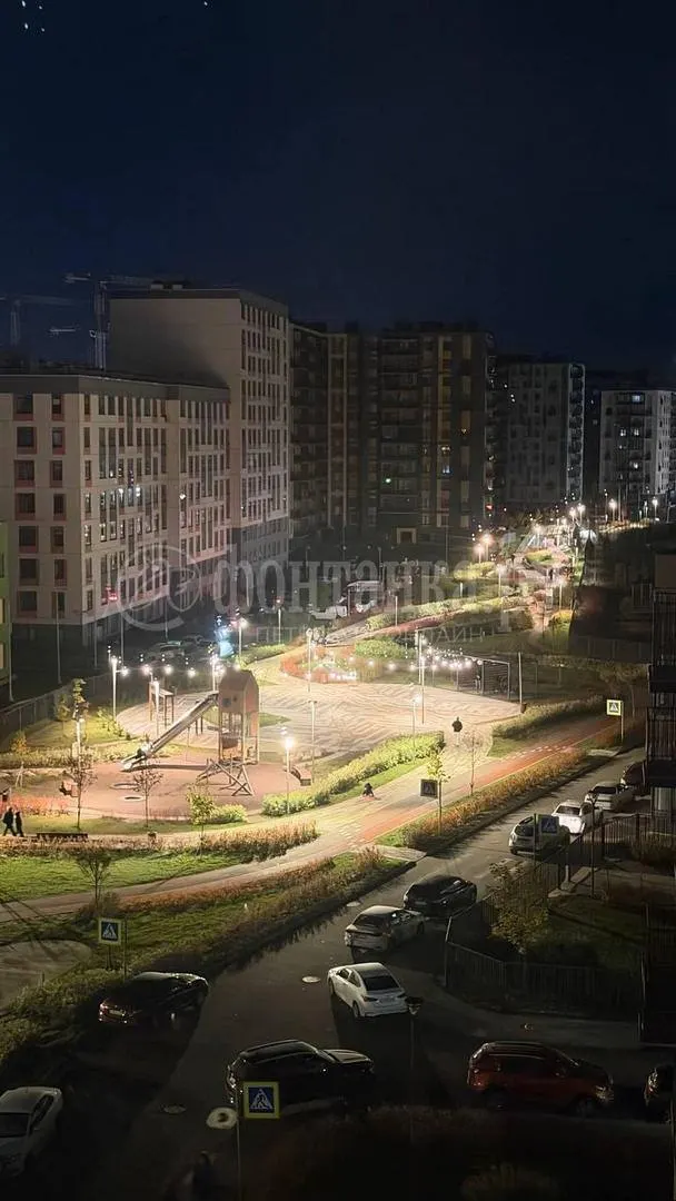 Во многих домах Янино продолжаются отключения воды и электроэнергии; люди объединяются ради взаимопомощи и поддержки семей с маленькими детьми.