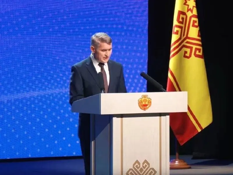Глава региона рассказал о поддержке ветеранов, новых проектах памяти и развитии культуры, экономики и социальных программ, подчёркивая влияние вооружённого конфликта на повседневную жизнь республики.