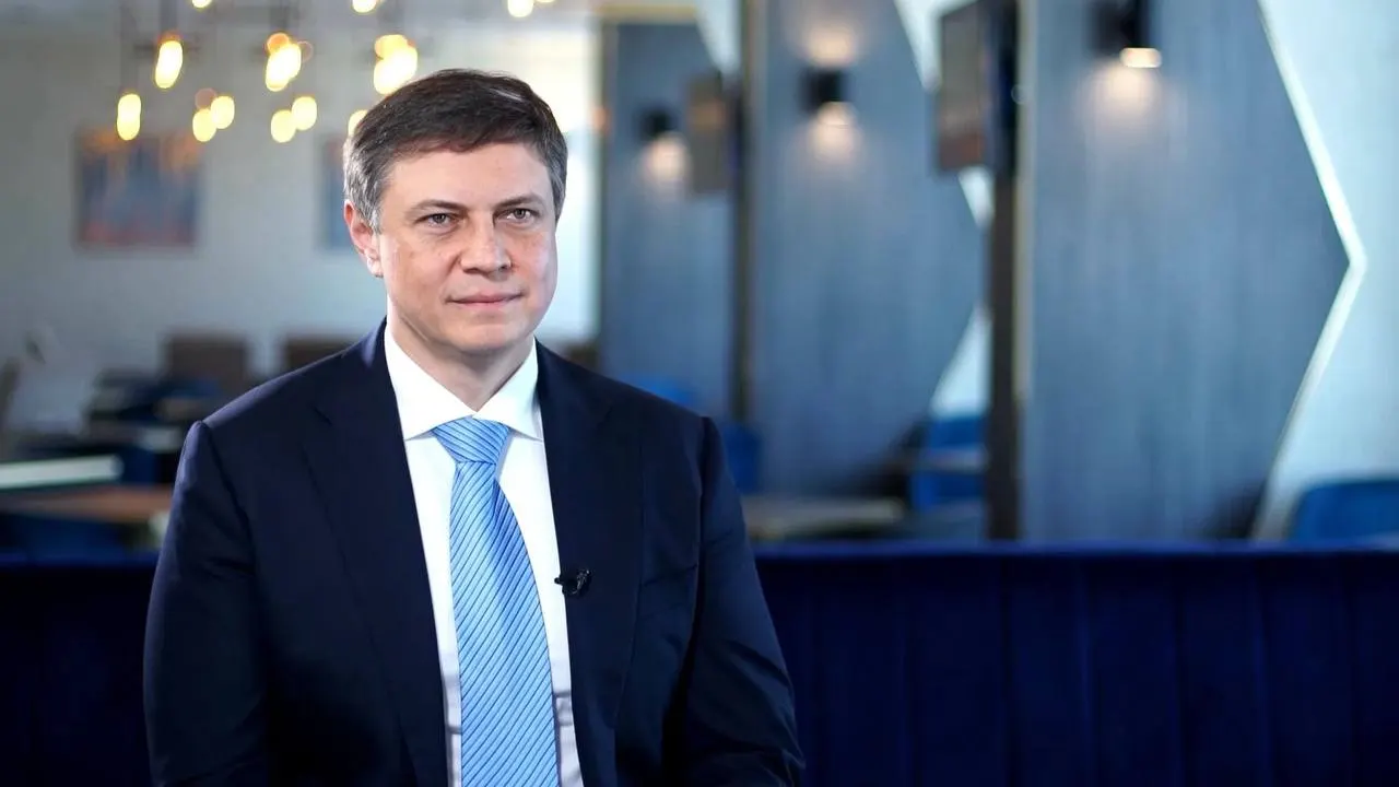 Ленинский районный суд Краснодара начал рассмотрение иска о передаче в доход государства активов, принадлежащих семье чиновника; заседание прошло без явки ответчика.