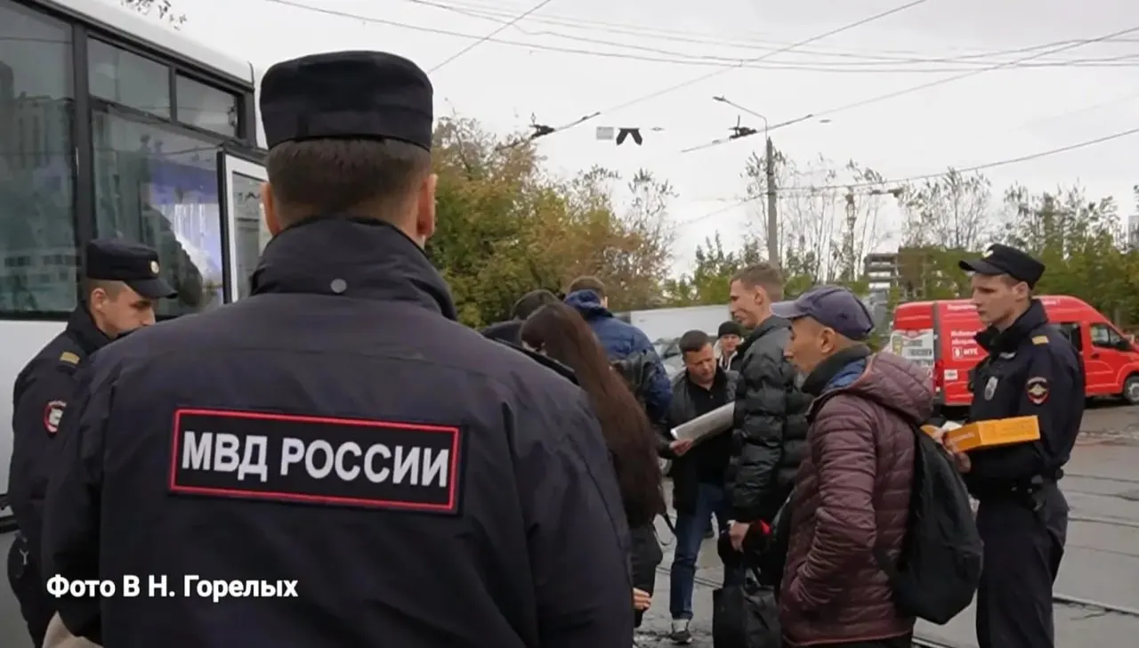 В Екатеринбурге продолжаются проверки мигрантов: выявлено 38 нарушителей, за три дня — 433 нарушения и 86 выдворений по области.