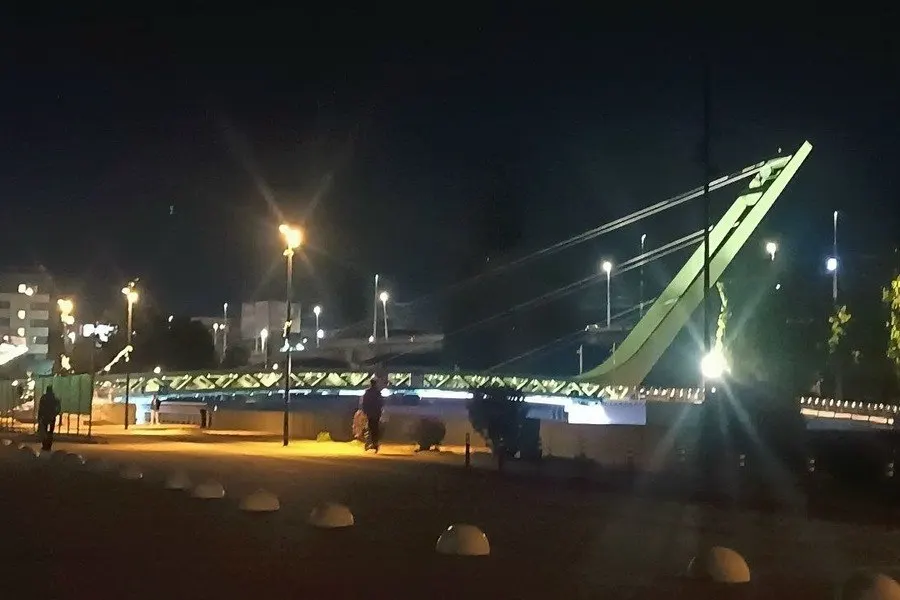 Праздничная выставка-ярмарка ремёсел пройдет на улице Гюго у Философского моста и продлится 42 дня с 30 ноября 2026 года по 10 января 2027 года. Бесплатные места для мастеров, яркая иллюминация, мастер-классы и благотворительные акции ждут гостей.