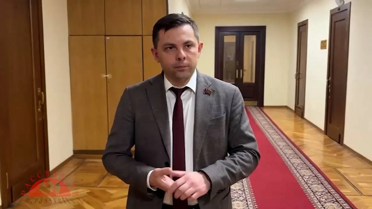 Басманный суд Москвы заключил под стражу лидера рескома КПРФ в Коми по делу о призывах к терроризму; партия намерена обжаловать решение.