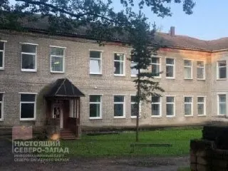 Долгий ремонт районной больницы в Невеле снова сопровождается задержками и новыми сроками, которые пока не озвучены.