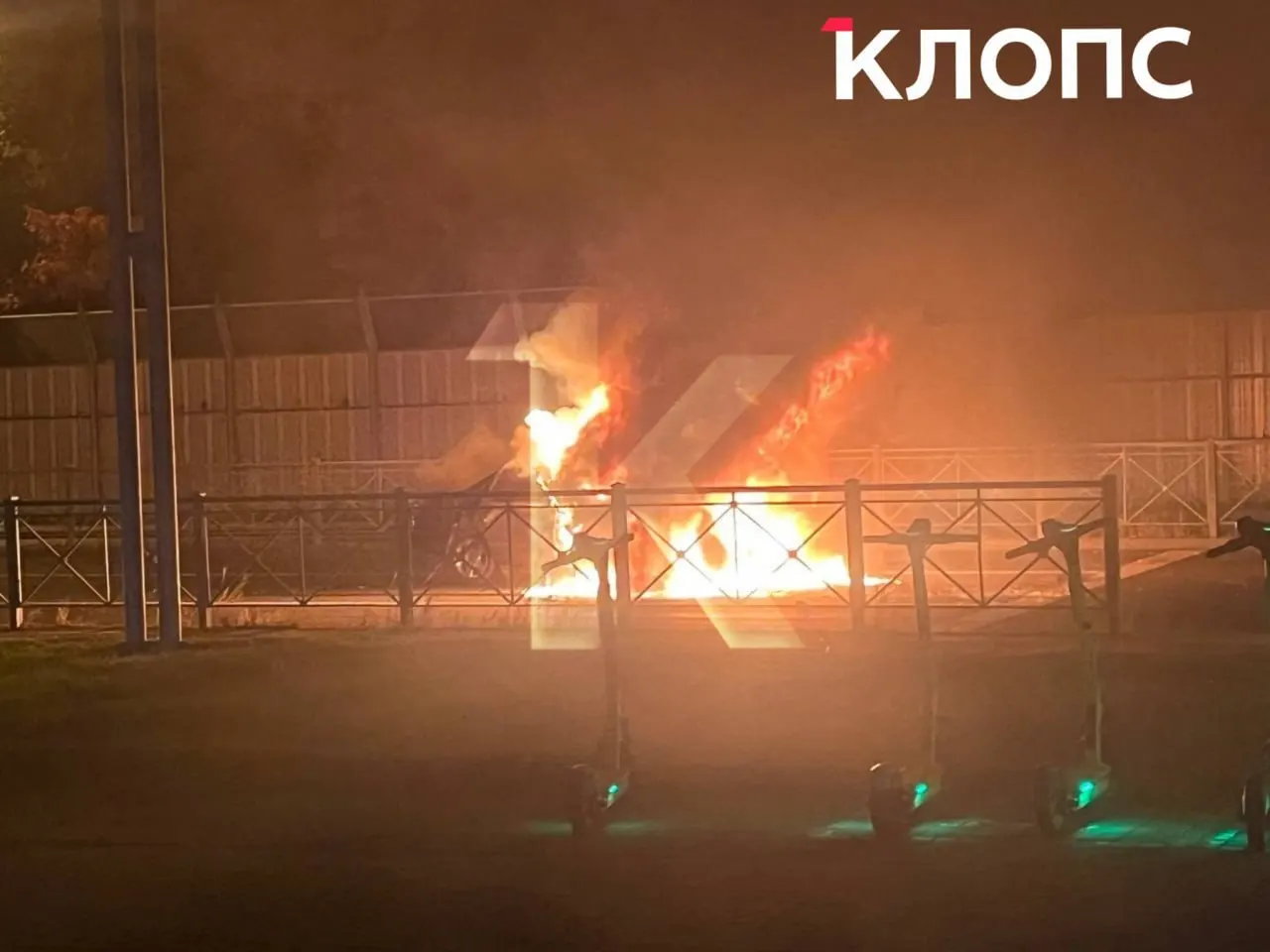 Трое прохожих вывели водителя из горящей машины под Зеленоградском и вызвали экстренные службы. По предварительной информации, пострадавший находится под наблюдением, состояние уточняется.