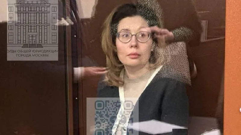 После вынесения приговора трое несовершеннолетних остались без родителей; старший сын подал апелляцию, требуя применение статьи 82 УК РФ для отсрочки наказания матери.