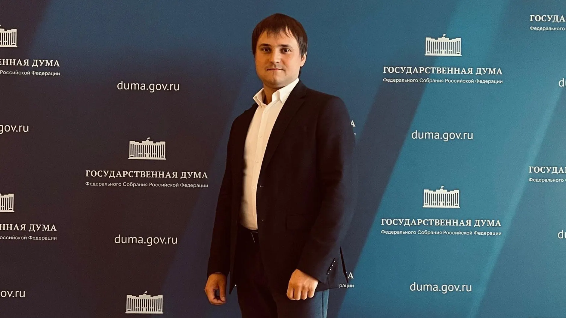 В Ленинске-Кузнецком ушёл с должности мэр Евгений Никитин; спустя месяцы пост покинул и его сын Никита, ранее депутат местного совета.