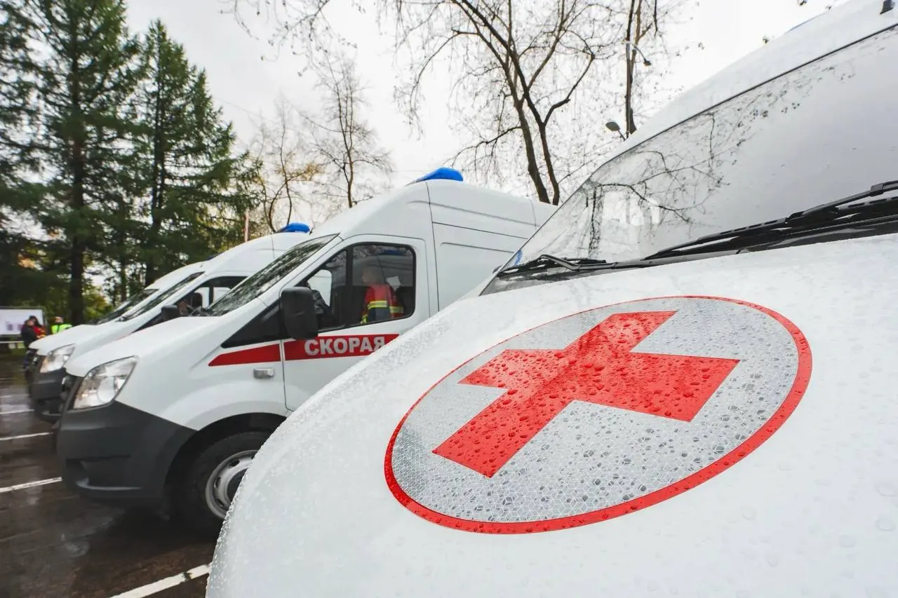 В регионе поступили новые автомобили скорой помощи; обновление парка подстанций затронуло несколько муниципалитетов.