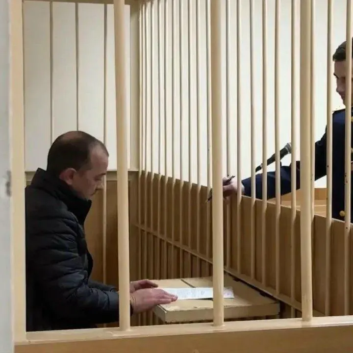 После подписания контракта расследование по делу о взятке было приостановлено; позже появились слухи о возможной отправке на фронт, которые опровергли следственные органы.