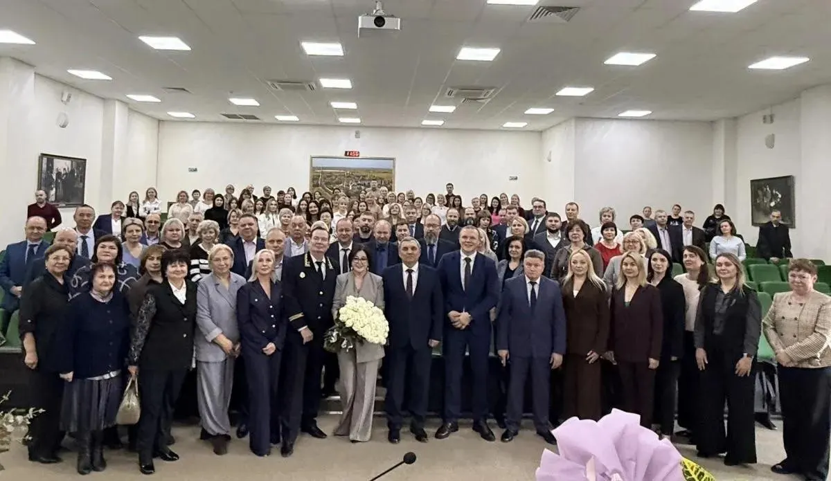 Судья, посвятившая юридической профессии более 45 лет, попрощалась с карьерой и поблагодарила коллег за сотрудничество.