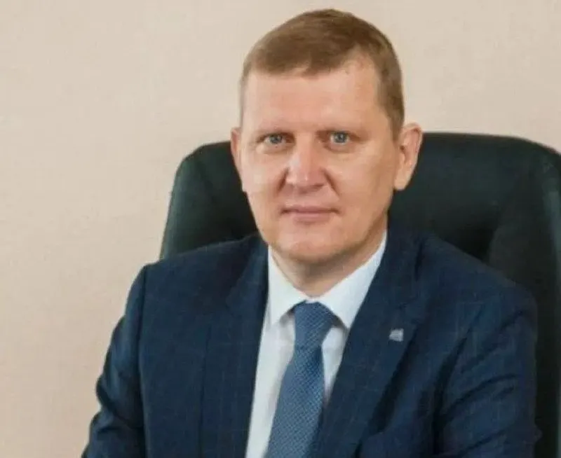 Сообщается о задержании главы района; детали уточняются.