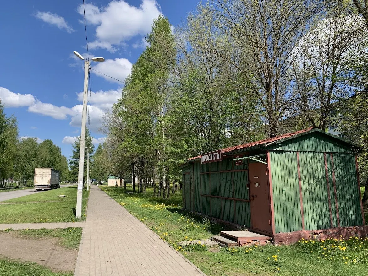 Правительство расширяет основания для отзыва лицензий у розничных продавцов табака за продажу товаров несовершеннолетним.
