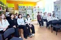 Урок в школе №30 для учеников 9-го класса о роли граждан в конфликте и волонтёрской поддержке российской армии.