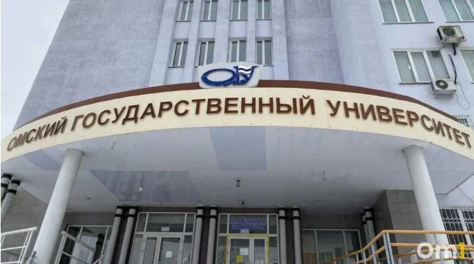 После ремонта центральных теплосетей тепло и горячая вода вернулись в общежития №1 и №2 ОмГУ; главный корпус пока остаётся без отопления.