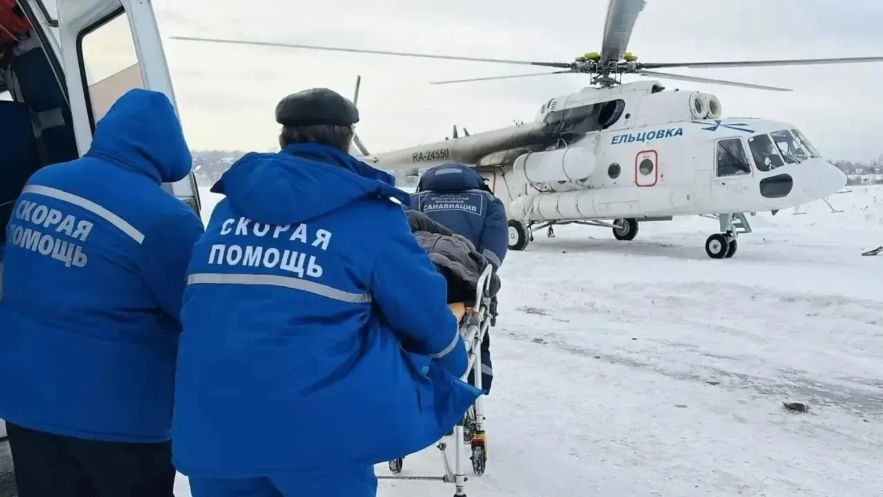 Двое жителей региона вернулись домой после инсульта; за год санитарная авиация региона выполнила свыше 150 вылетов и оказала помощь сотням пациентов, включая детей.