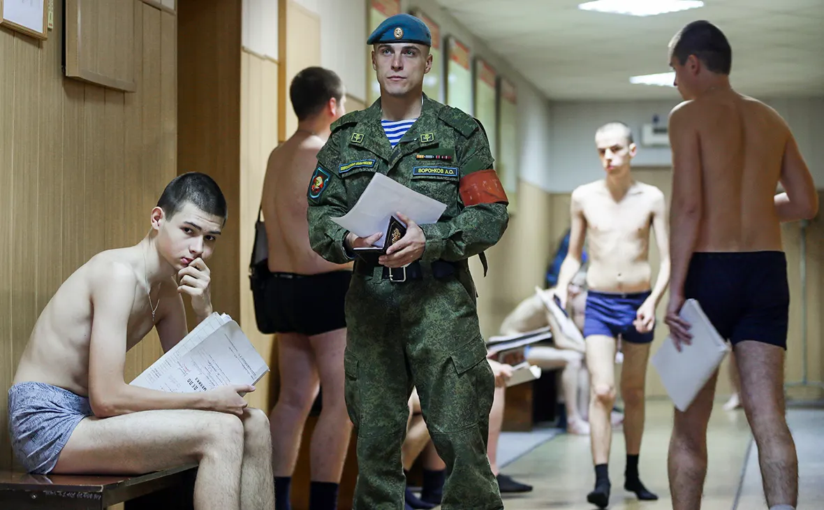 Нотариальные конторы в столице и регионе отказываются оформлять доверенности для представления интересов призывников в военкоматах и призывных комиссиях.