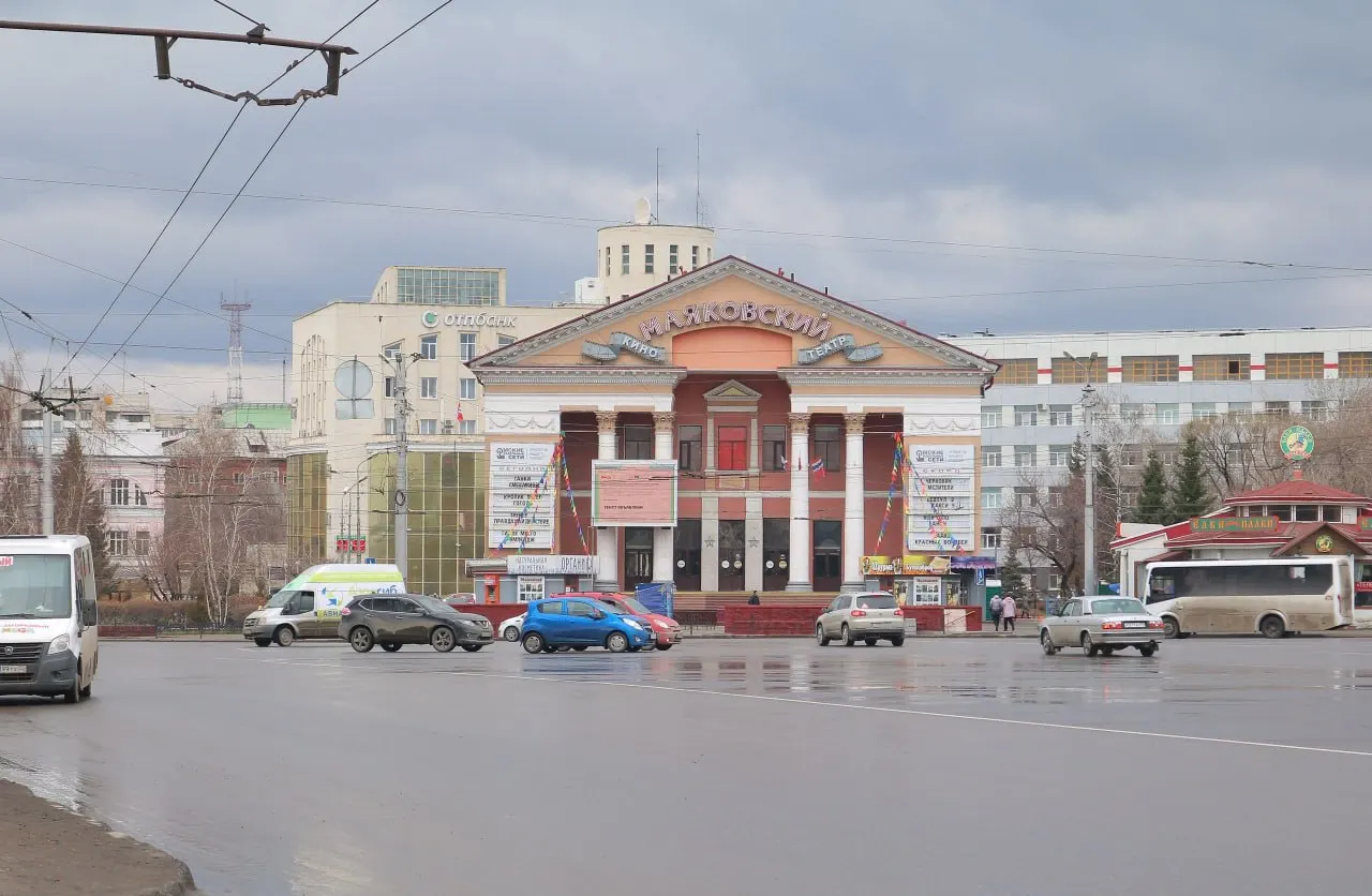 Остановки у КДЦ «Маяковский» могут получить новое название в честь Соборной площади в связи с юбилеем реконструкции Успенского собора.