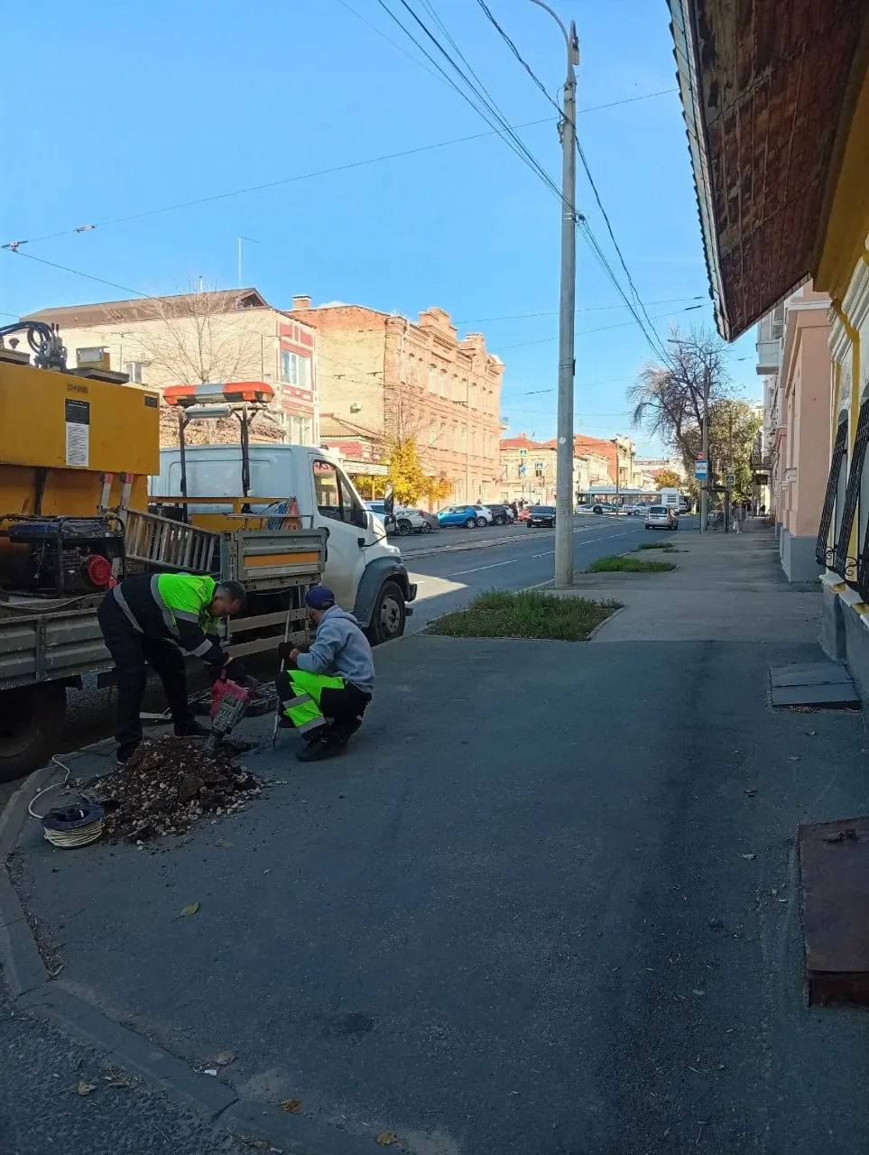 Жители города жалуются на планы разместить 89 платных парковочных мест на улице Чапаевской, что может усложнить проезд на узком участке.