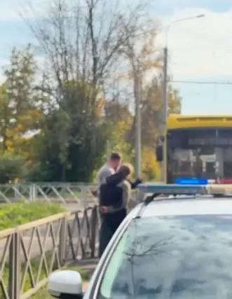 9-месячная девочка пострадала в автобусе на Тутаевском шоссе после резкого торможения; ребенку назначено амбулаторное лечение.