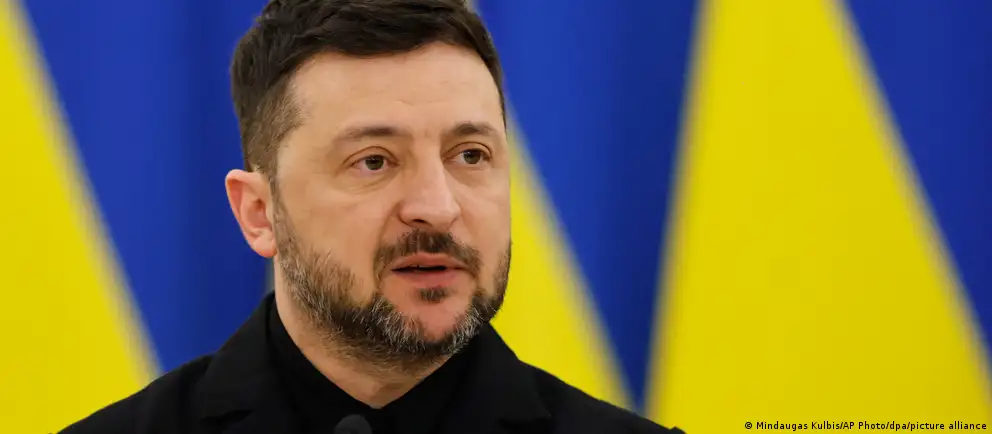 Сообщения о ударе по нефтяному объекту в Самарской области и сопутствующим целям в Черном море, Орловской и Брянской областях; упоминается Куйбышевский НПЗ.