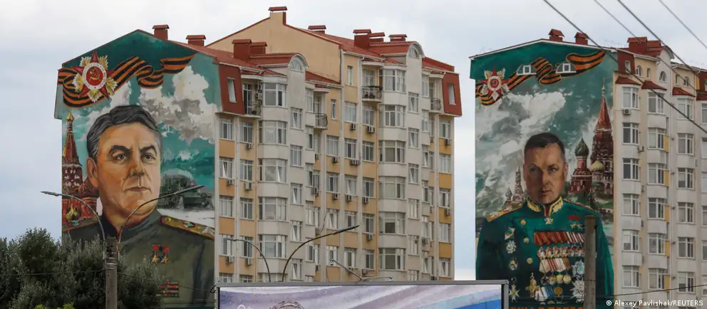 После ночных атак на полуостров и соседние регионы произошёл блэкаут и отключение связи; власти ввели ограничения на подачу электроэнергии и воды, а также режим экономии. В ходе событий затронуты Орёл и регионы РФ.