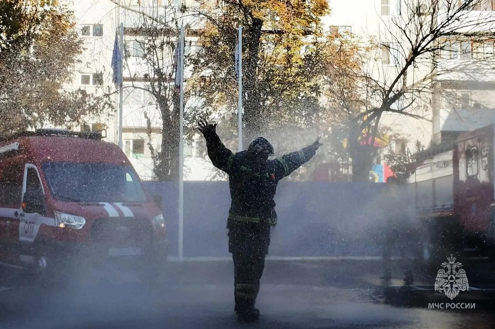 Полковник Игорь Быков возглавлял региональную противопожарную службу и принимал участие в ликвидации крупных пожаров; церемония проводов прошла по канонам пожарного братства.