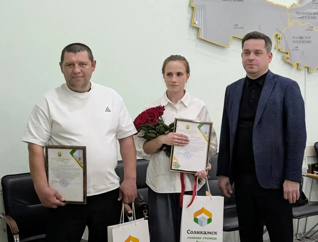 Во время маршрута Соликамск — Тюлькино водитель неожиданно потерял сознание. Медсестра из ближайшей амбулатории и один из пассажиров помогли остановить автобус и обеспечить безопасность.