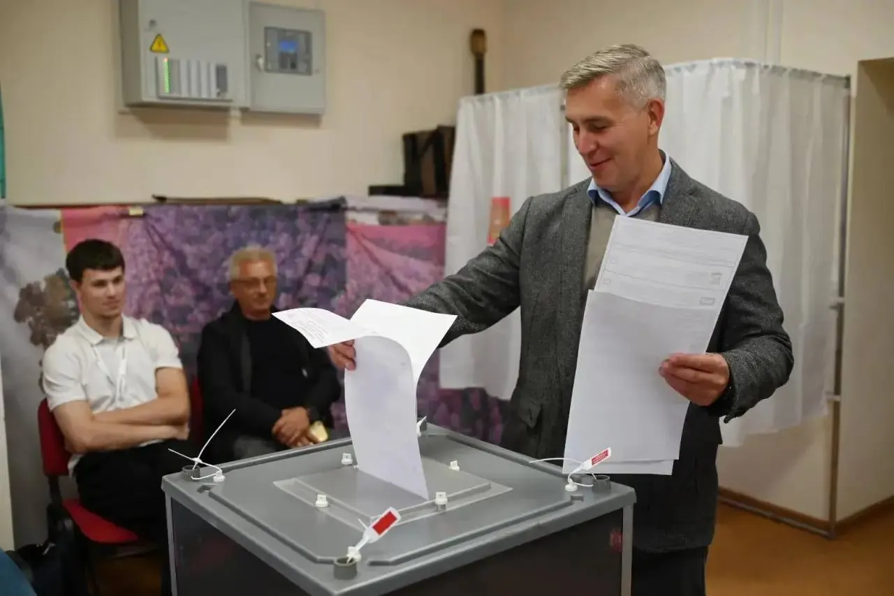В краевом парламенте избран спикер: Единая Россия представила Алексея Додатко после самоотвода соперницы; голосование прошло без альтернатив.