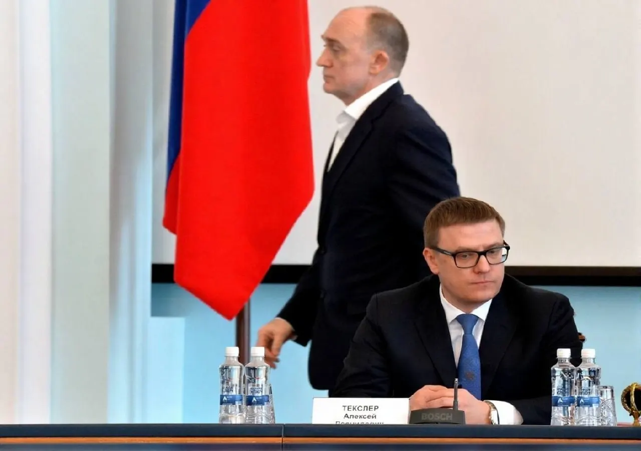 Экс-губернатор Челябинской области остаётся в розыске; попытка обжаловать решение об объявлении в розыск не увенчалась успехом. По делу о взятке в 34 млн рублей расследование продолжается; после отставки он уехал за пределы страны.