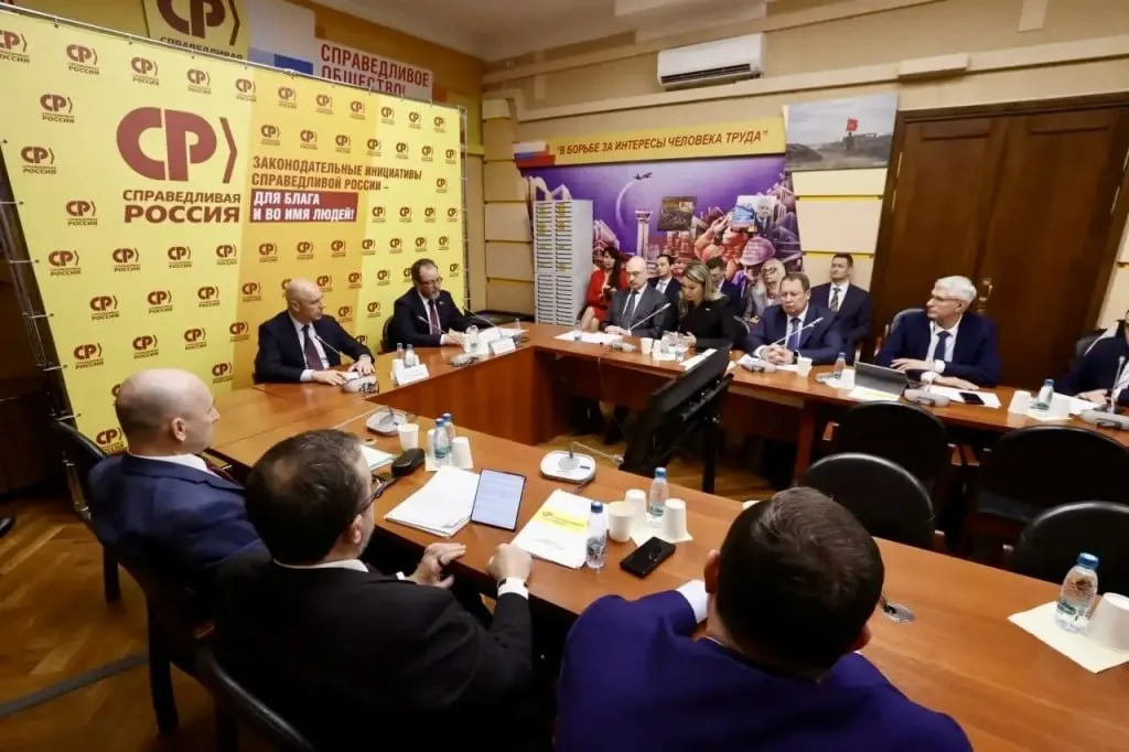 Депутаты Госдумы обсуждают проблемы индексации в условиях дефицита региональных бюджетов; регионы поднимают тарифы ЖКХ, сокращают льготы и ужесточают затраты для граждан.