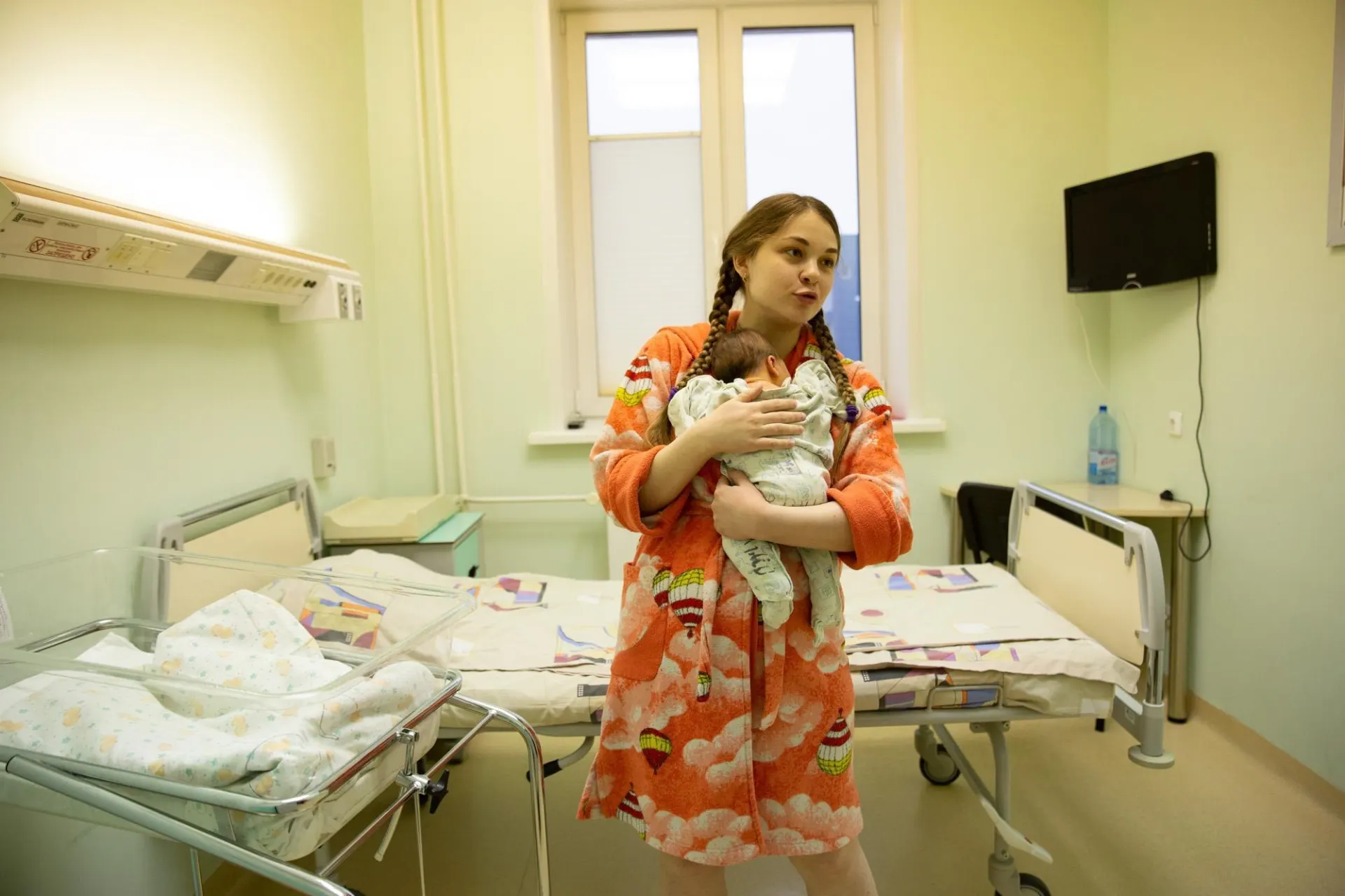 По данным региональных соцслужб, выплаты уже получили почти 3,8 тысячи семей.