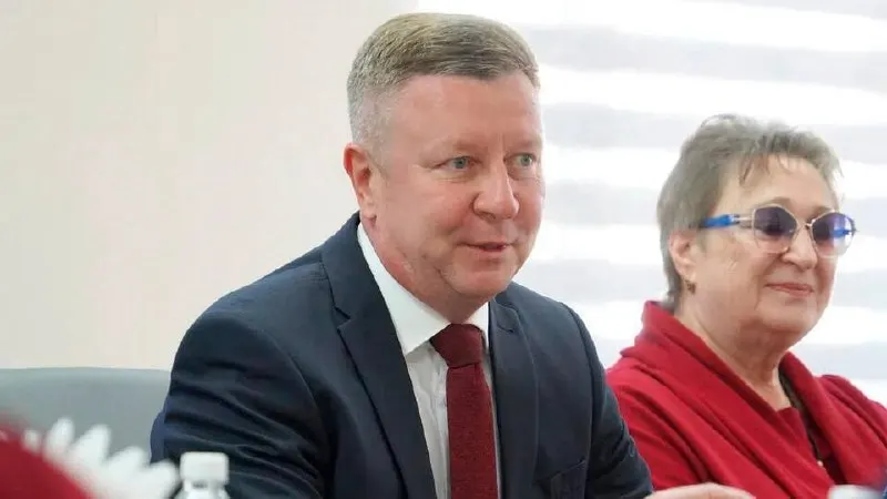 Следствие завершило расследование в отношении бывшего главы Крымского района и начальницы управления имущественных отношений; предъявлены обвинения по двум эпизодам злоупотребления полномочиями, ущерб бюджету — свыше 69 млн рублей; дело направлено в суд.