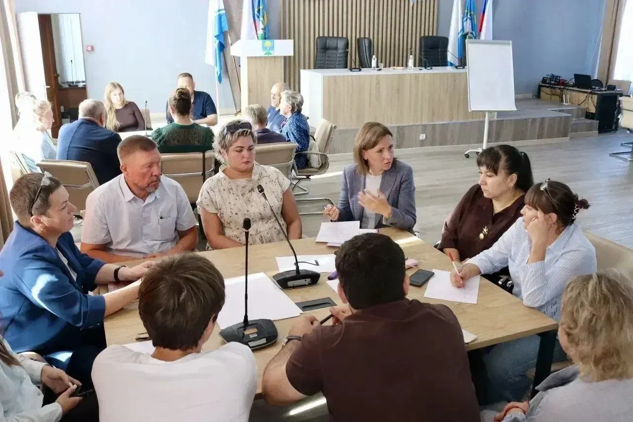 Завершилось обсуждение архитектурного кода, регламентирующего внешний облик населённых пунктов: фасады, вывески, цветовая палитра и общественные пространства.
