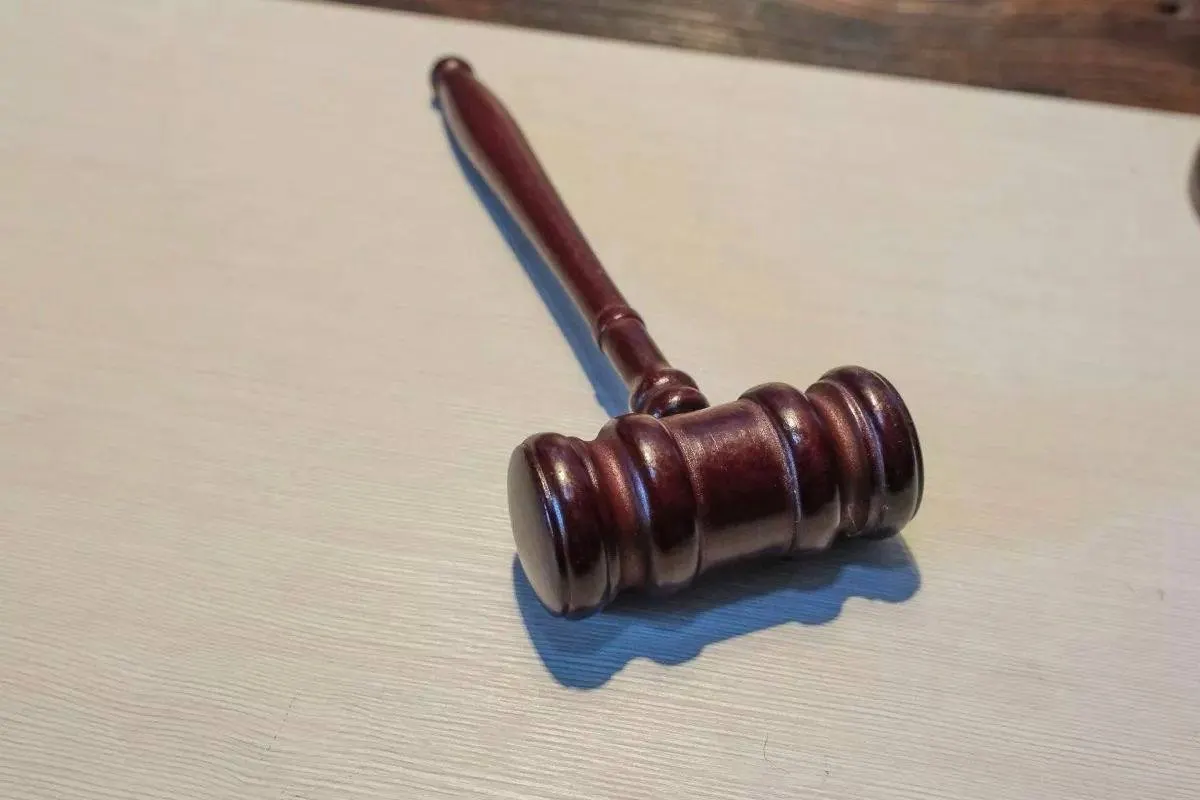 Генеральная прокуратура подала иск об обращении в доход государства имущества бывшего судьи Темрюкского районного суда Краснодарского края Евгения Метелкина и связанных с ним лиц. Дело передано в Ленинский районный суд Краснодара.