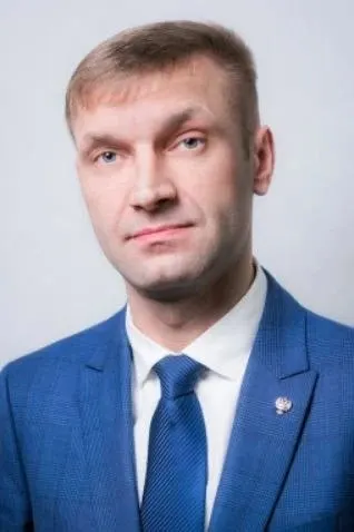 Суд вернул в доход государства имущество экс-замначальника ФКУ Упрдор «Северо-Запад», включая 6 квартир, земельные участки и дома, автомобили и наличные.