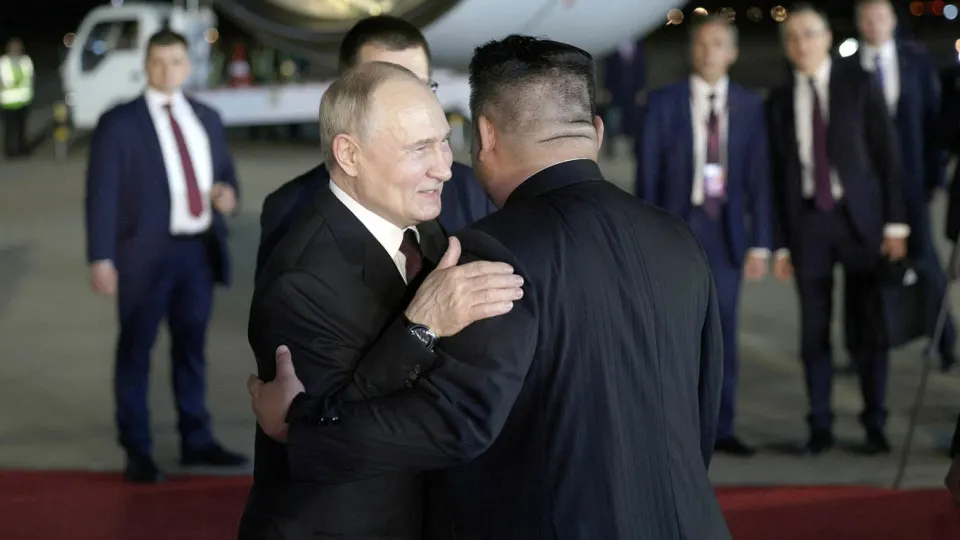 Лидер Северной Кореи направил поздравление российскому президенту и подчеркнул намерения развивать партнёрство на фоне военного взаимодействия и переговоров между странами.