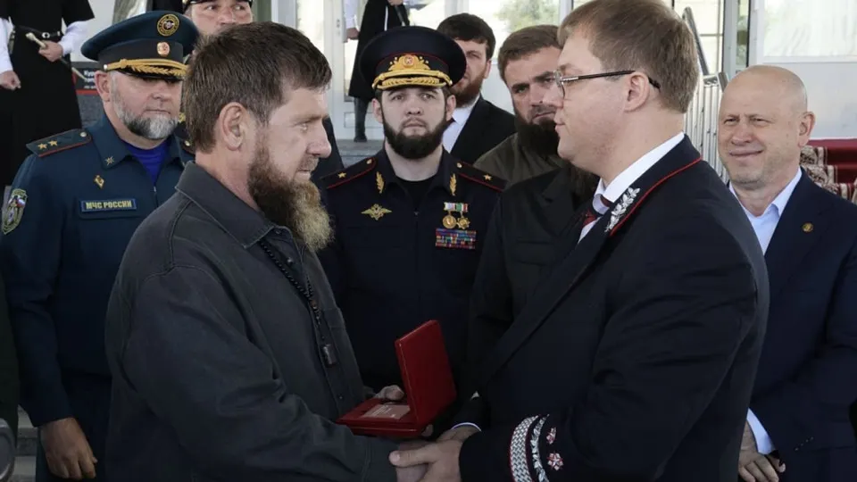 Глава Чечни получил звание почетного железнодорожника и ряд наград за вклад в развитие инфраструктуры и регионального сотрудничества